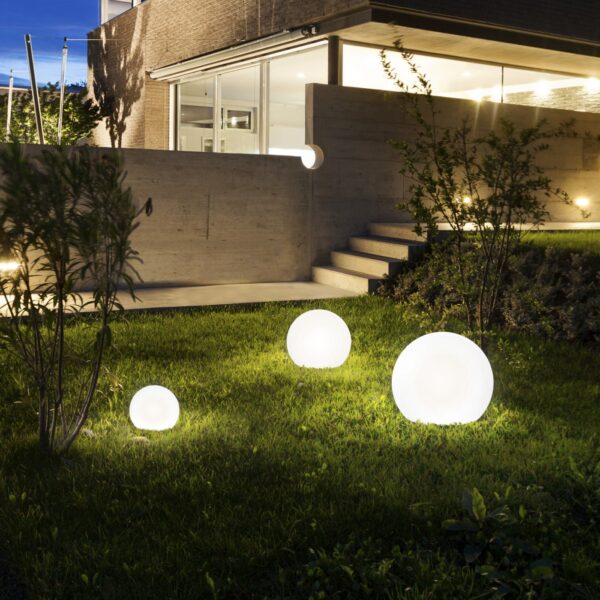 Moderna Podna spoljna lampa – CUMULUS S modernog dizajna,kvalitetna , bijele boje - internet prodaja - Commodo Home & Living